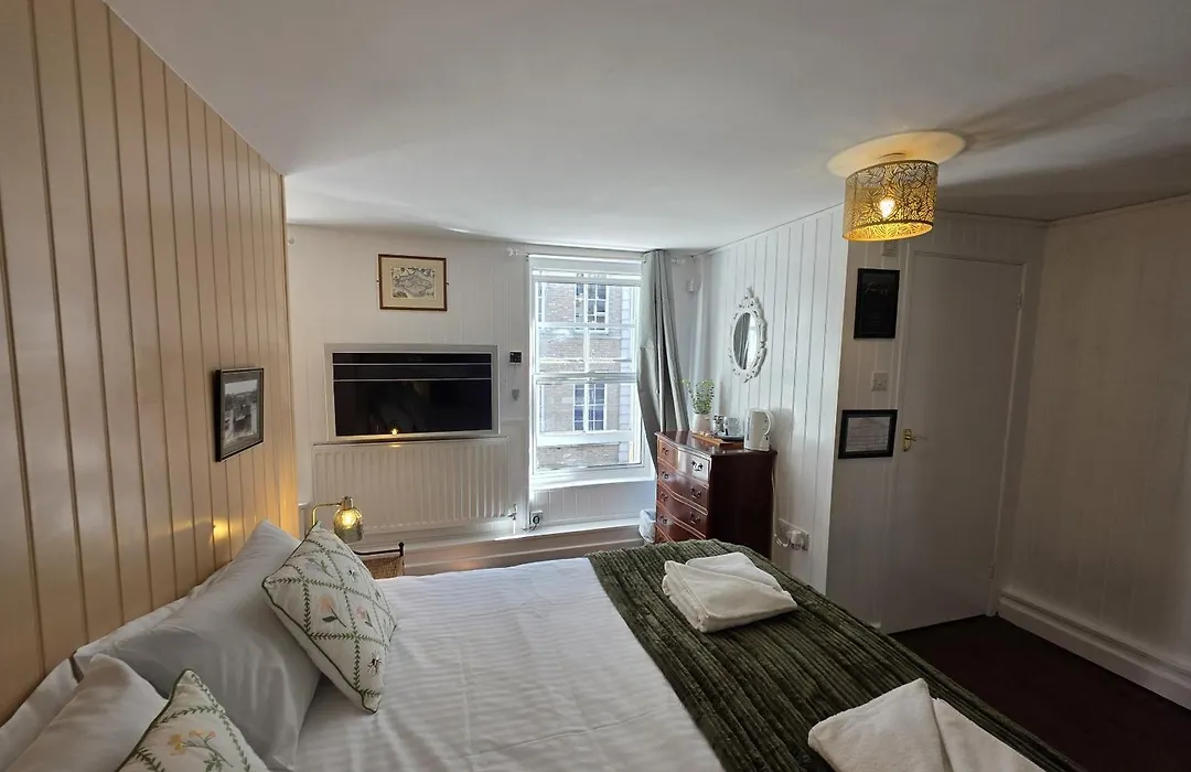 The Wheatsheaf Hotel-1